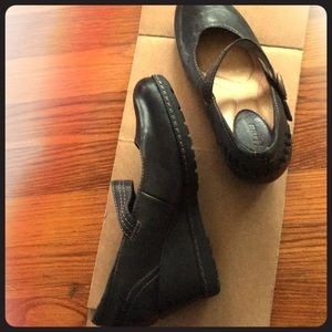 Earth Mary Jane wedge heels